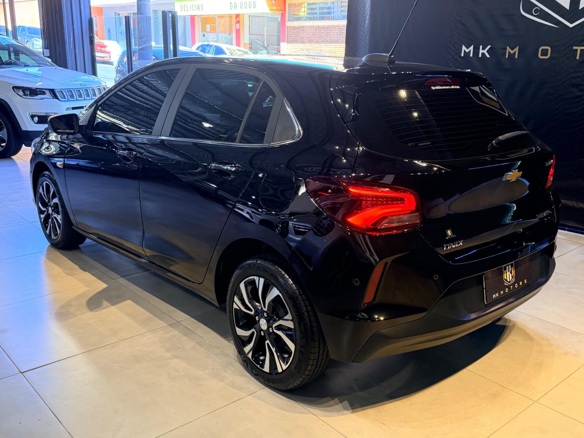 CHEVROLET Onix Hatch - Foto