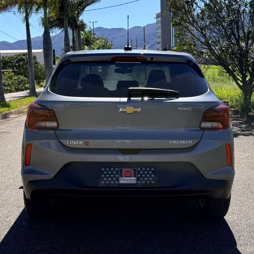 CHEVROLET Onix Hatch - Foto