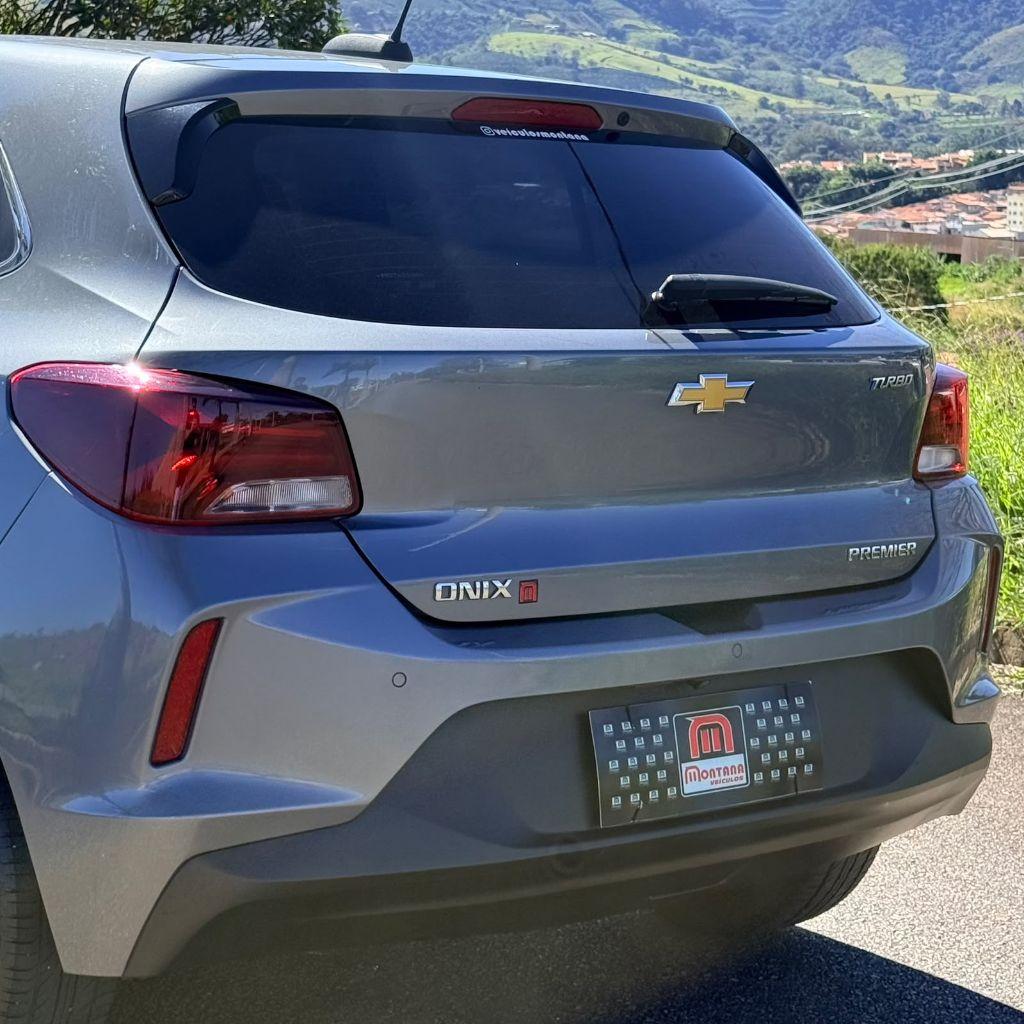 CHEVROLET Onix Hatch - Foto