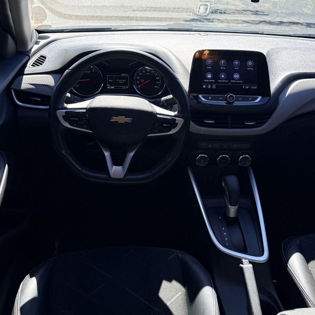 CHEVROLET Onix Hatch - Foto