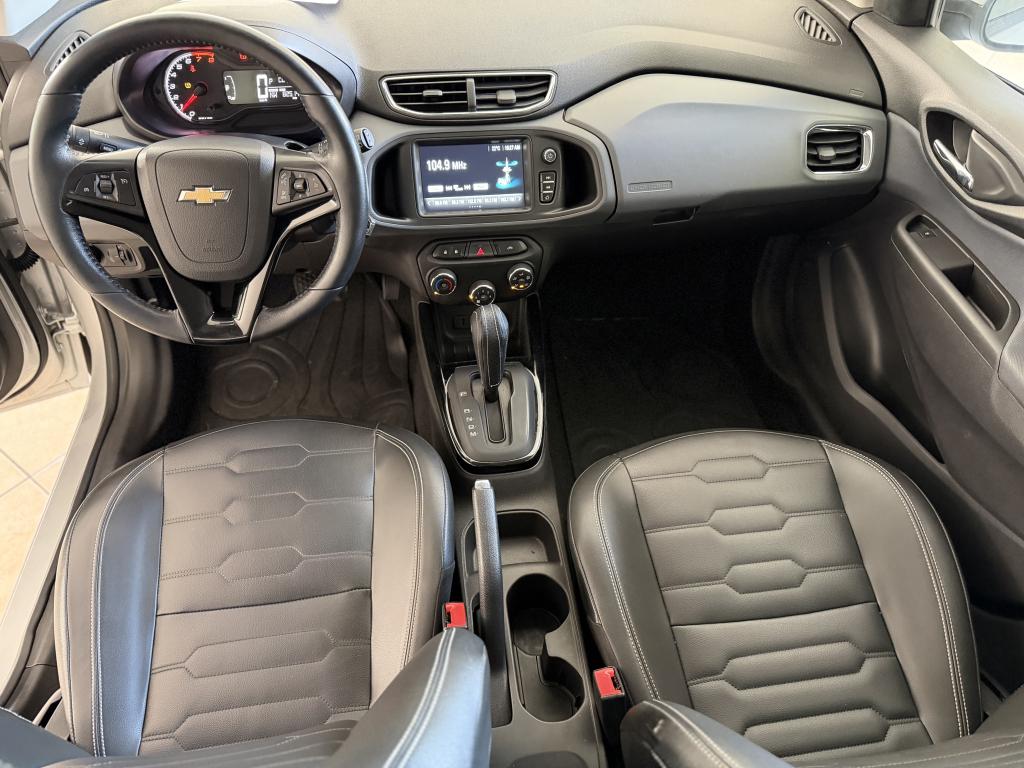 CHEVROLET Onix Hatch - Foto