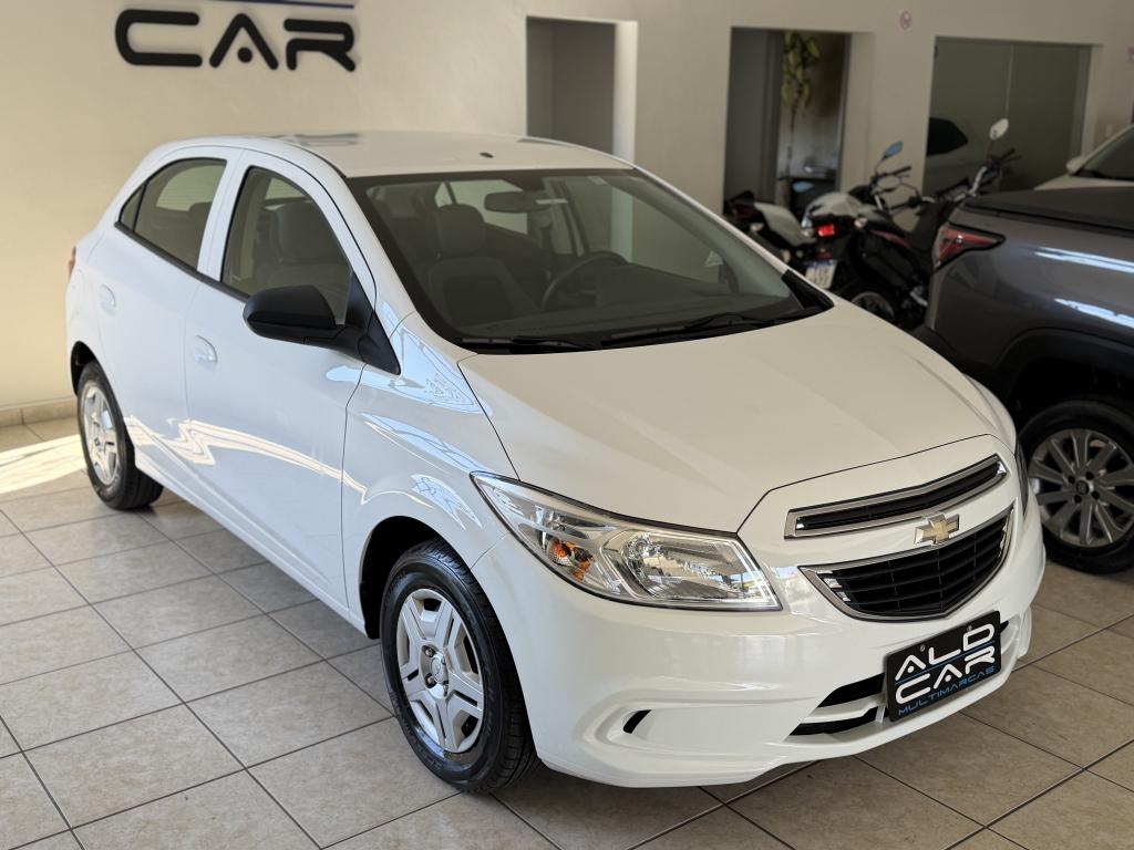 CHEVROLET Onix Hatch - Foto
