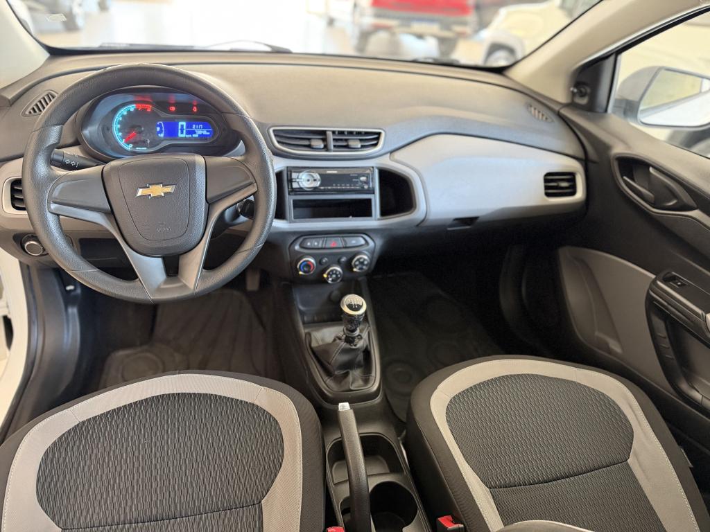CHEVROLET Onix Hatch - Foto