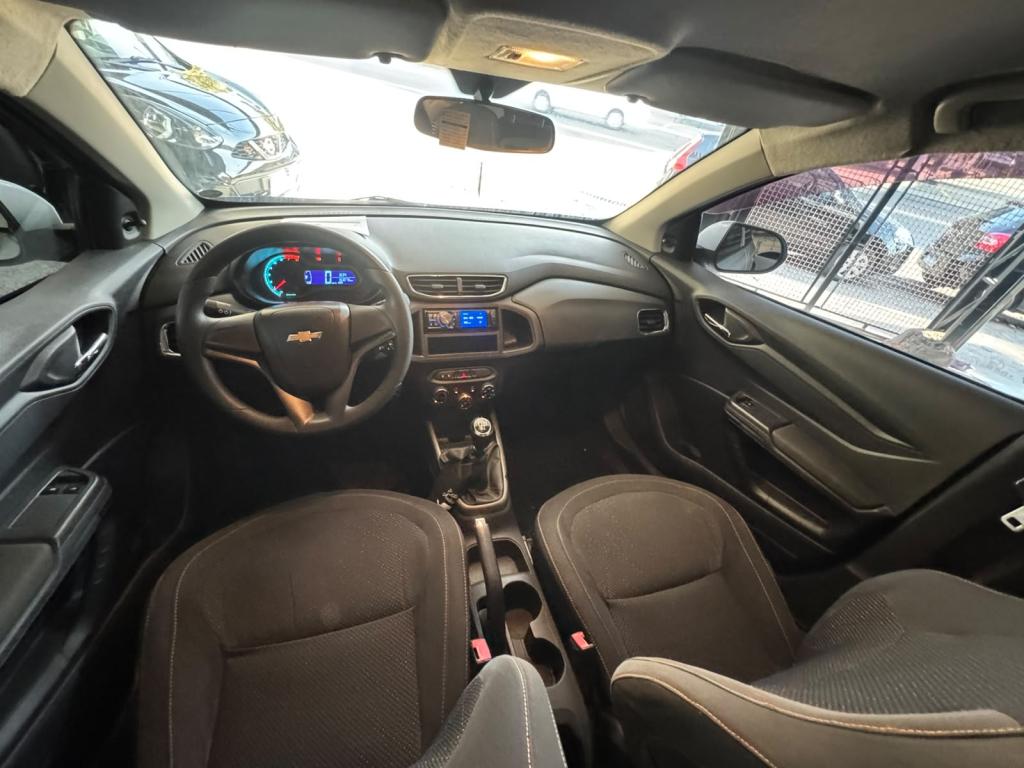CHEVROLET Onix Hatch - Foto