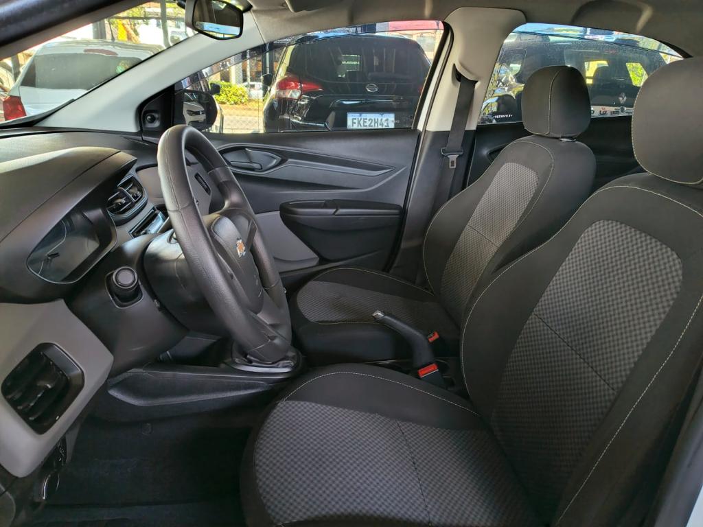 CHEVROLET Onix Hatch - Foto