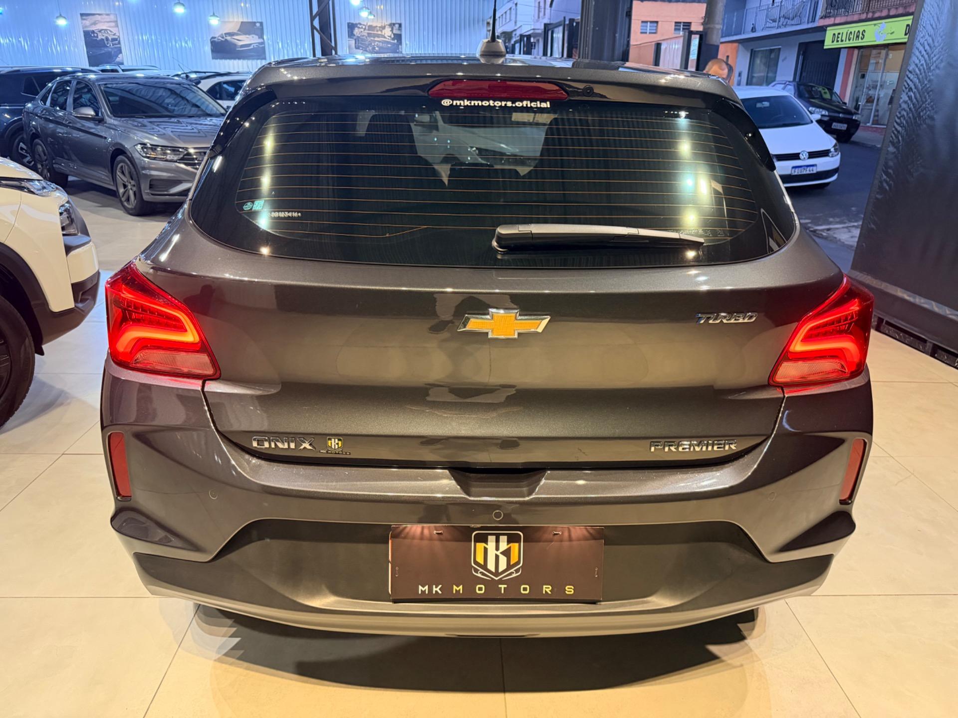CHEVROLET Onix Hatch - Foto