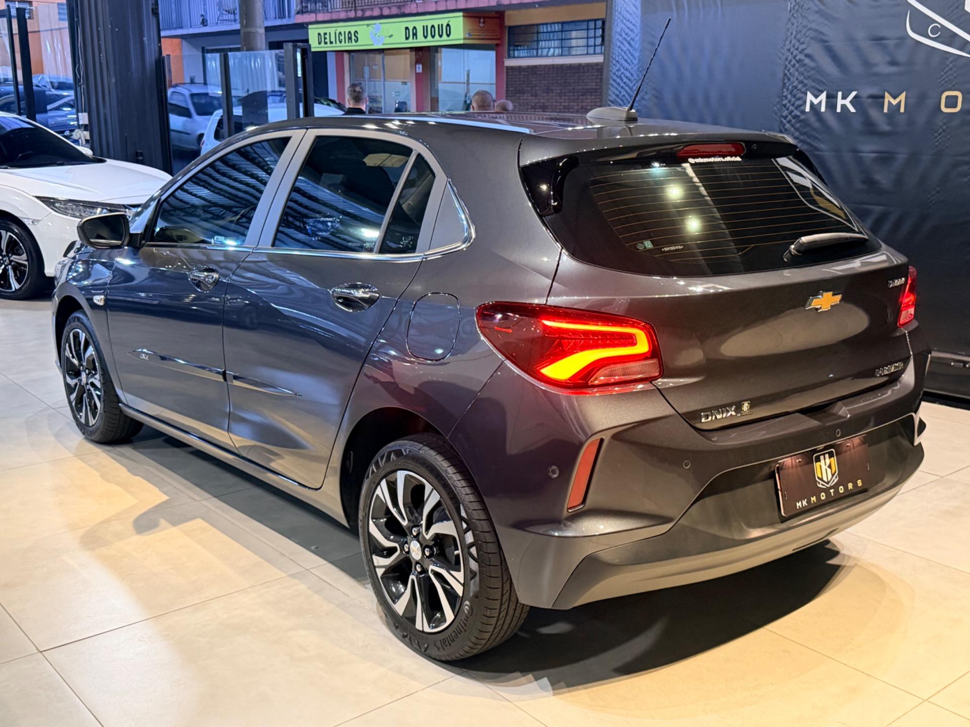 CHEVROLET Onix Hatch - Foto