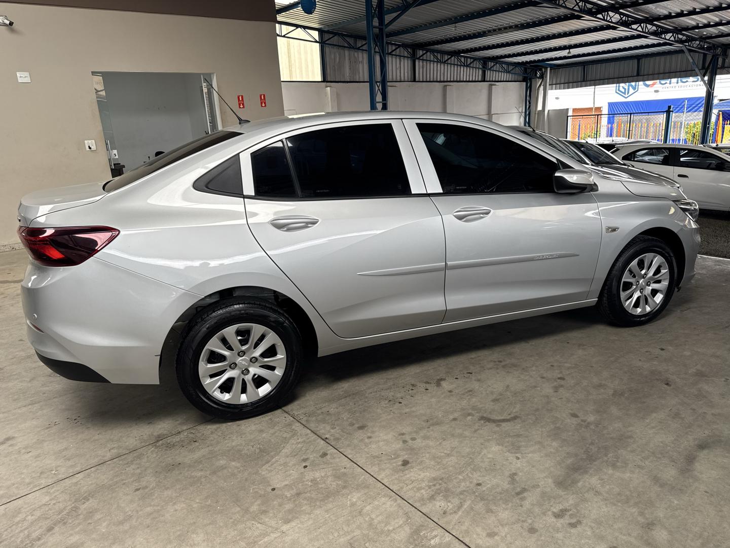 CHEVROLET Onix Sedan - Foto