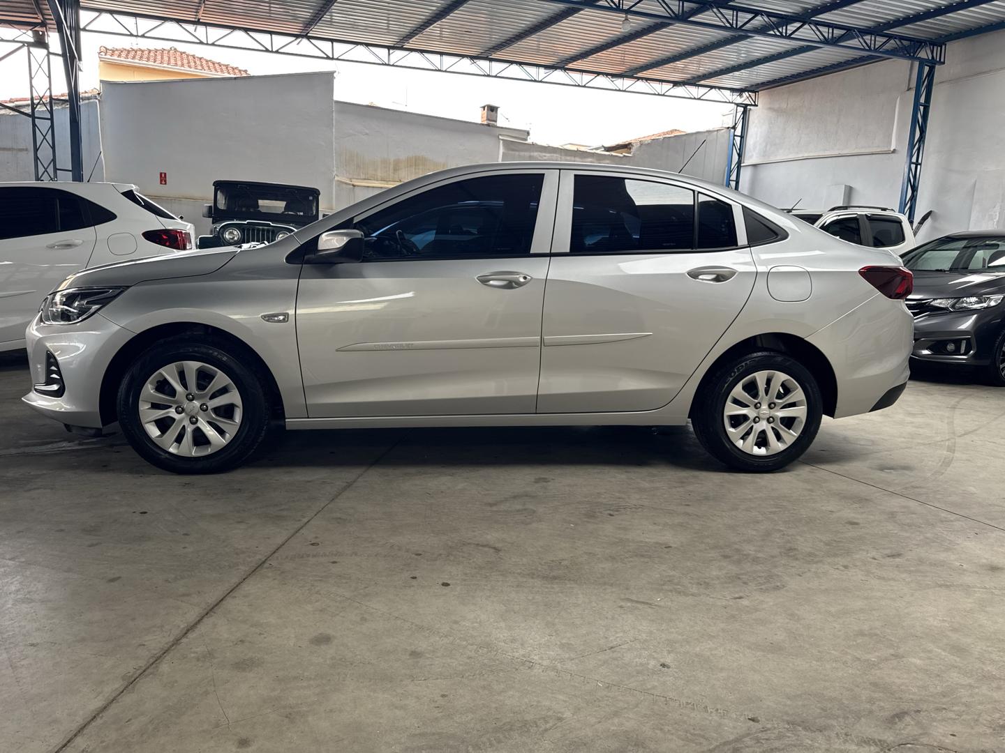 CHEVROLET Onix Sedan - Foto