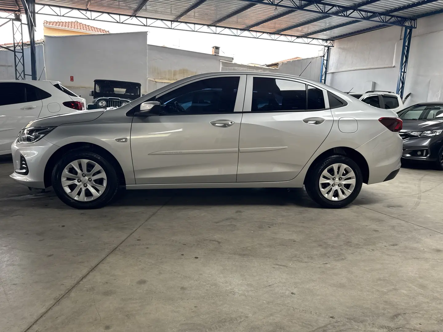 CHEVROLET Onix Sedan - Foto