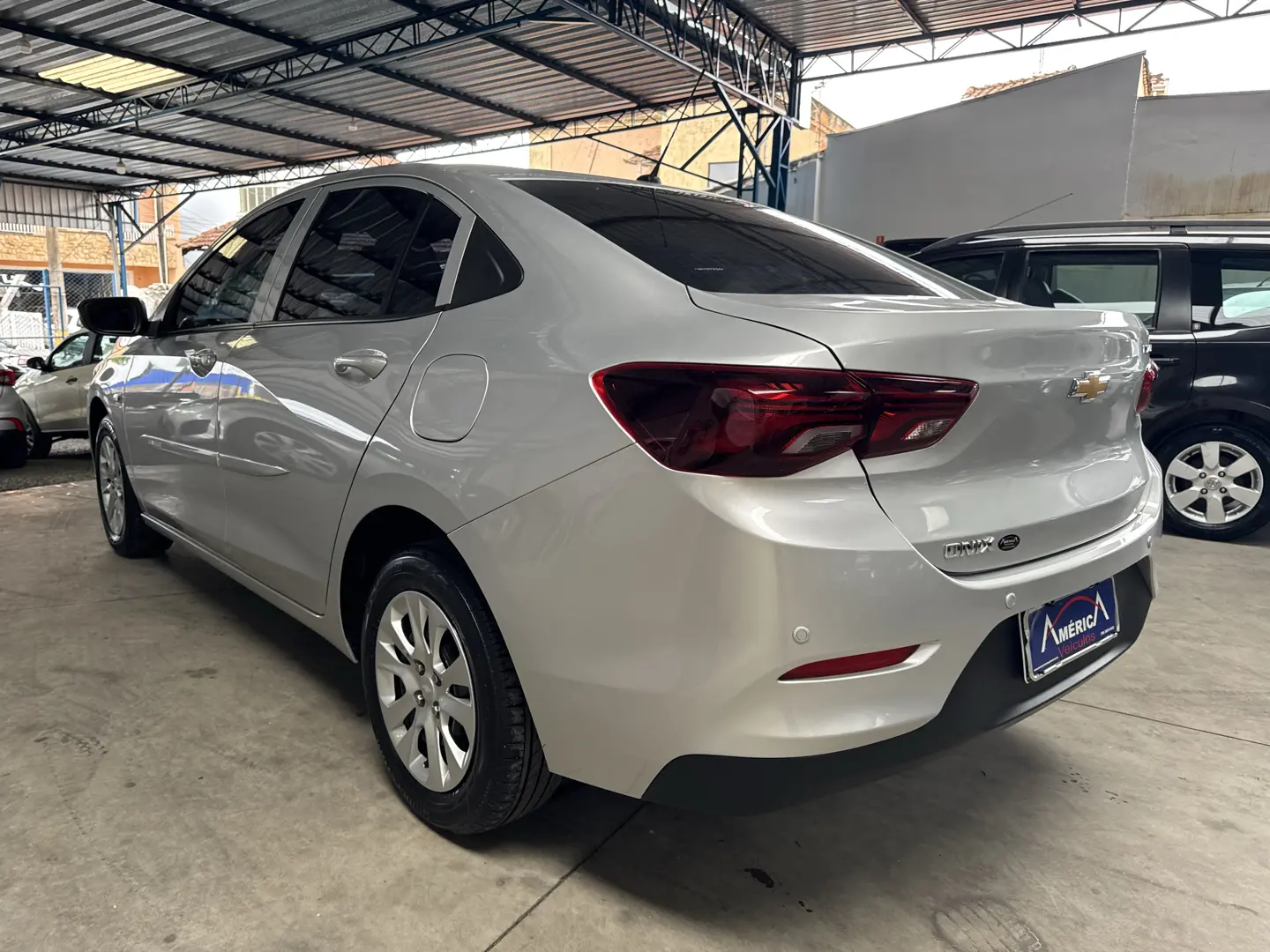 CHEVROLET Onix Sedan - Foto