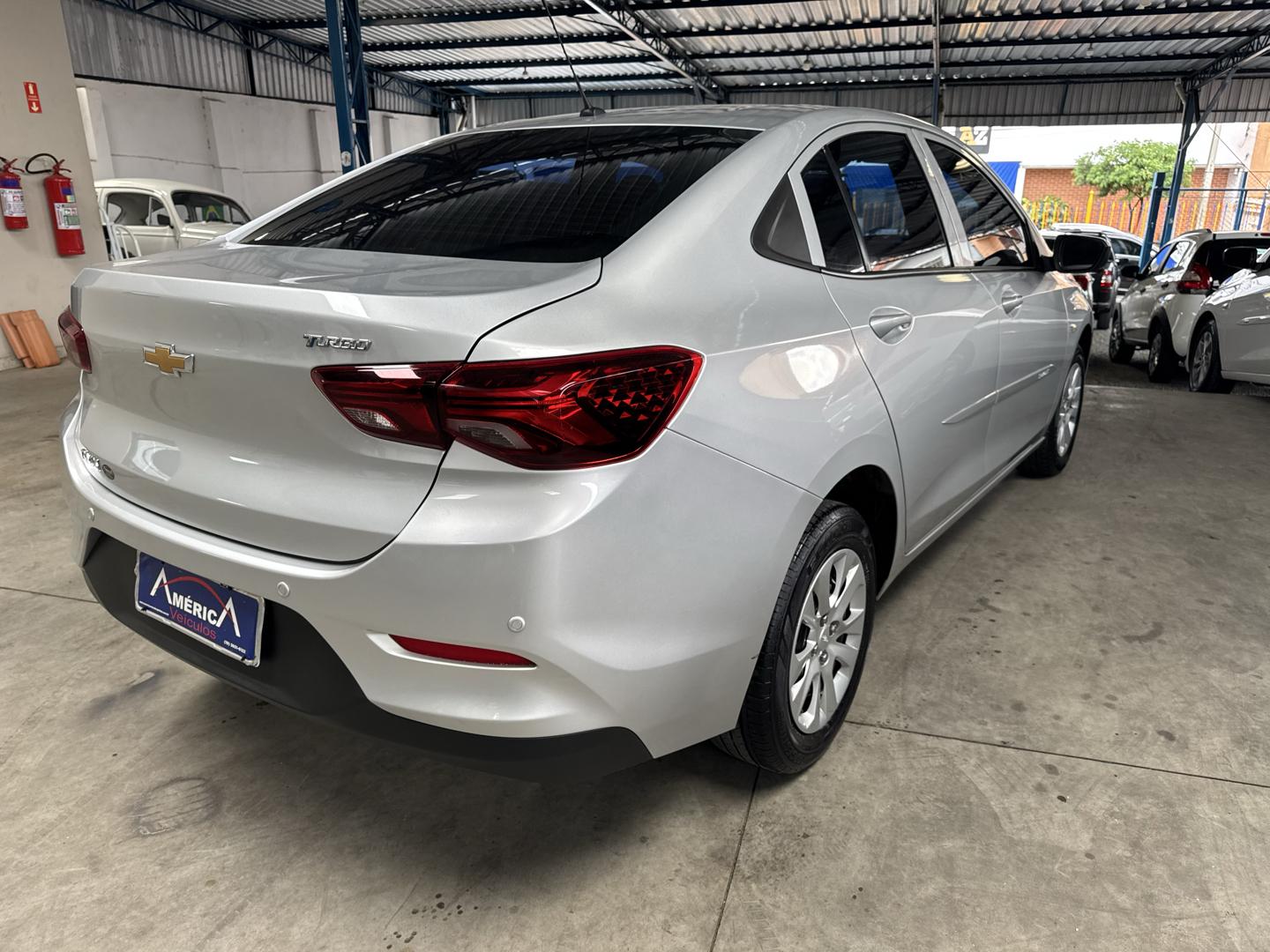 CHEVROLET Onix Sedan - Foto