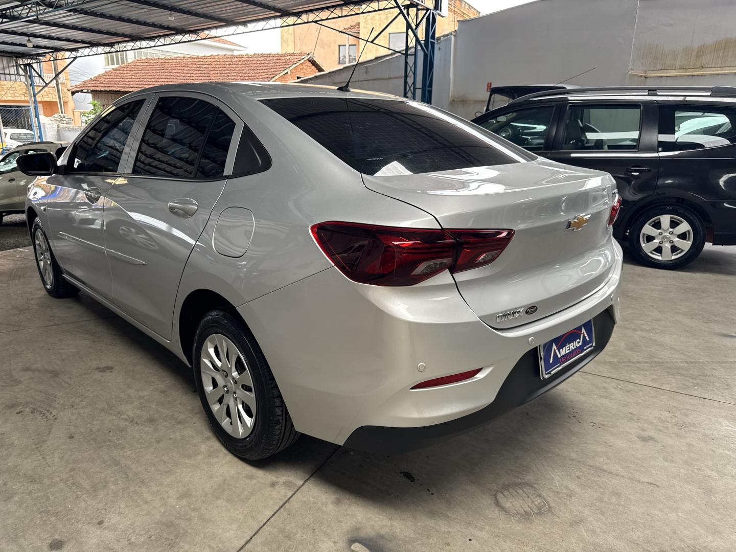 CHEVROLET Onix Sedan - Foto