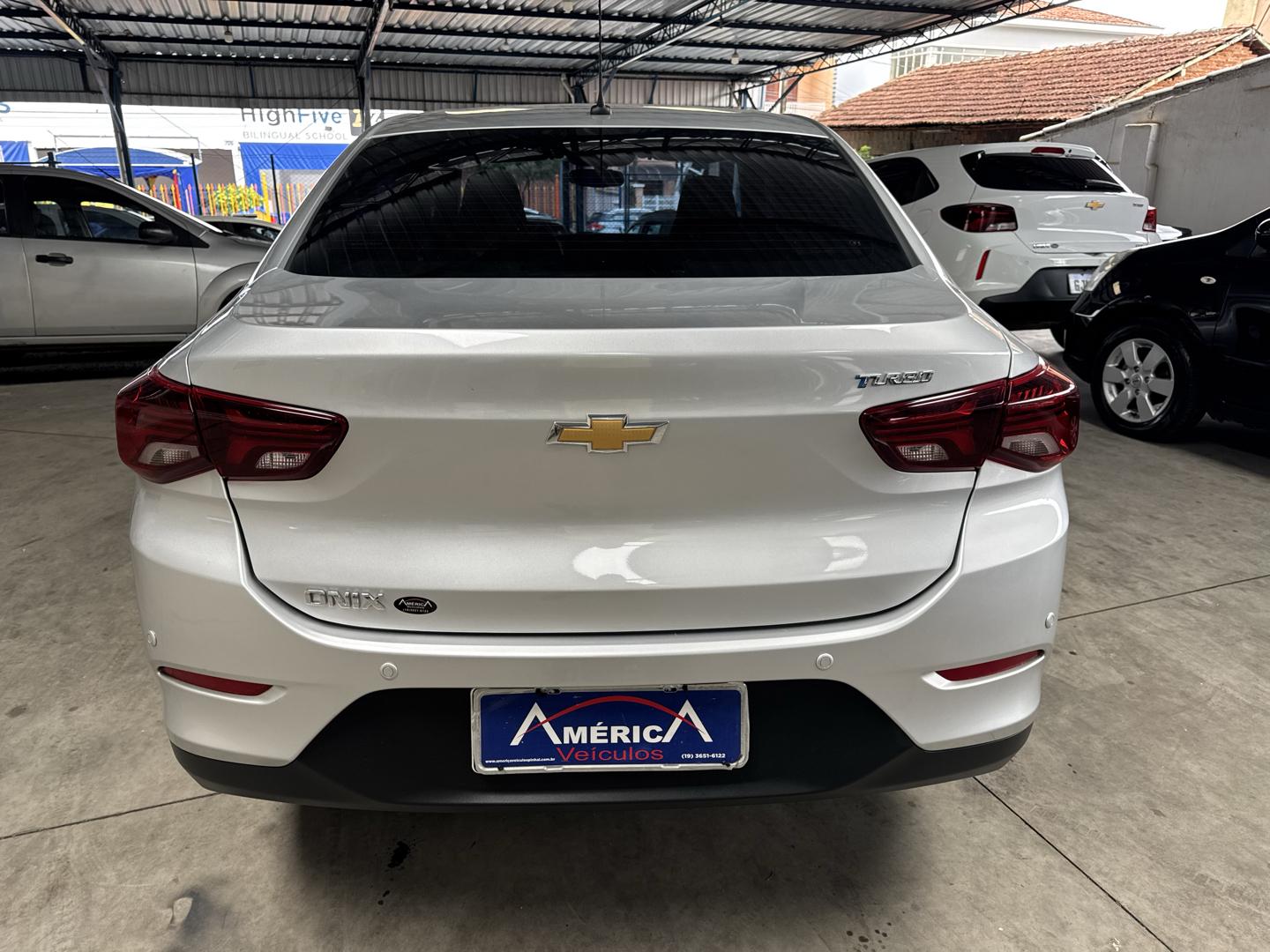 CHEVROLET Onix Sedan - Foto