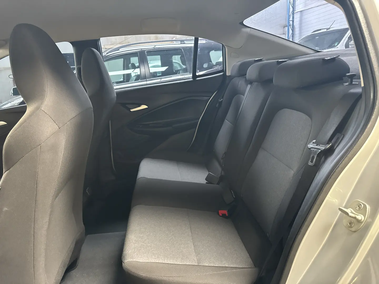 CHEVROLET Onix Sedan - Foto