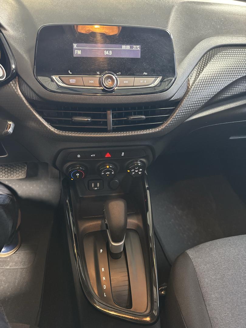 CHEVROLET Onix Sedan - Foto