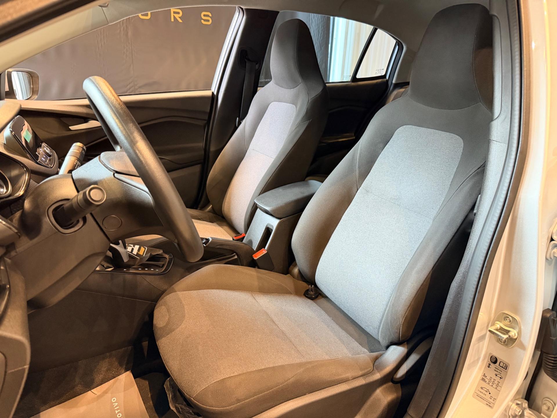 CHEVROLET Onix Sedan - Foto