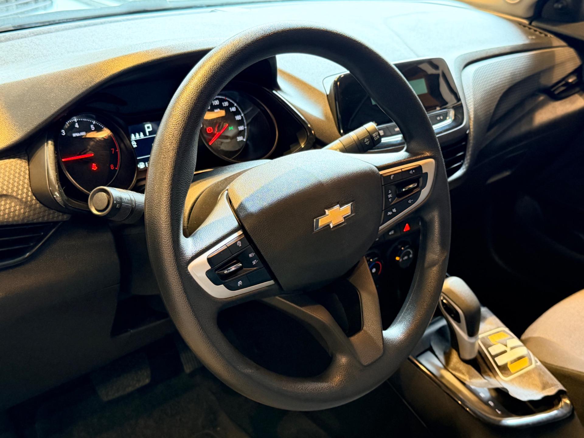 CHEVROLET Onix Sedan - Foto