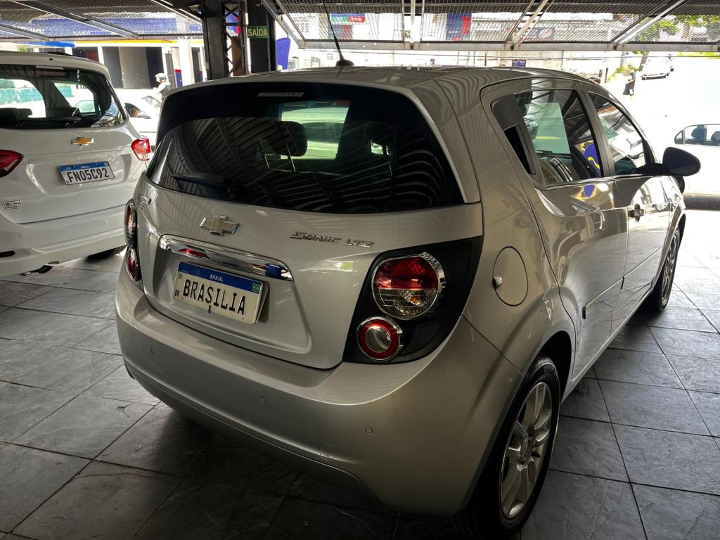 CHEVROLET Sonic Hatch - Foto