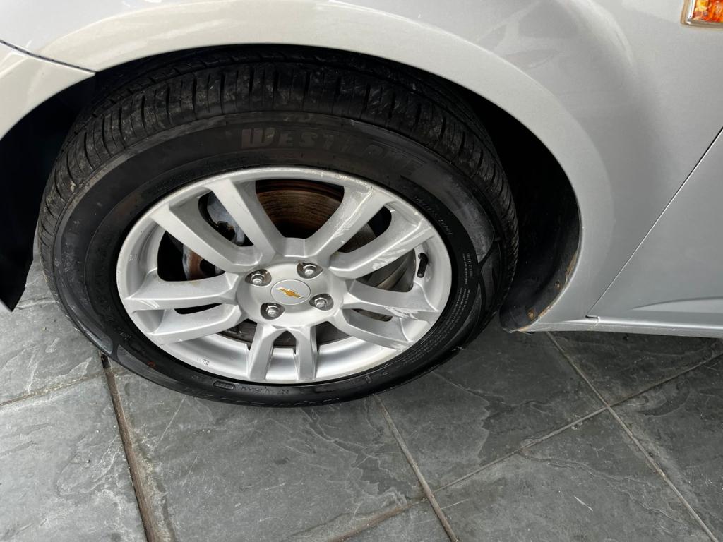 CHEVROLET Sonic Hatch - Foto