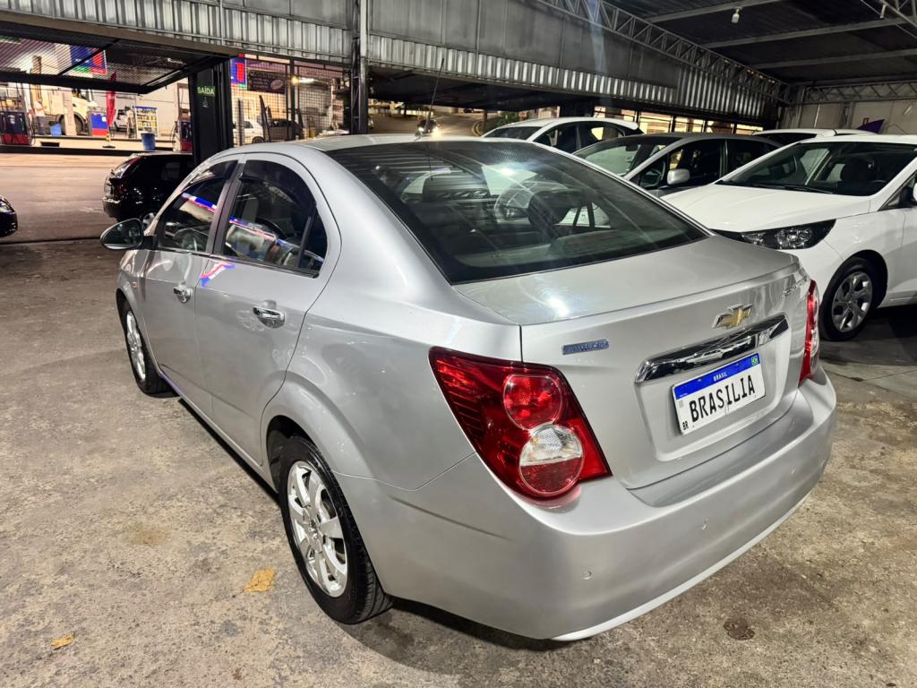 CHEVROLET Sonic Sedan - Foto
