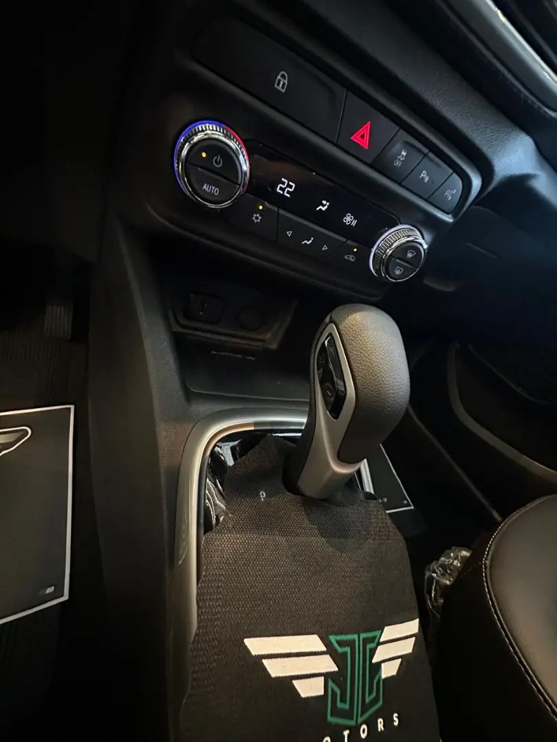 CHEVROLET Tracker - Foto