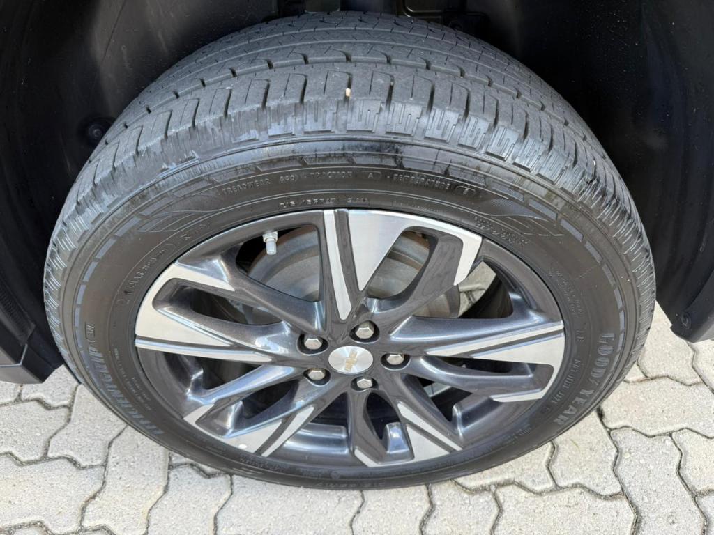 CHEVROLET Tracker - Foto