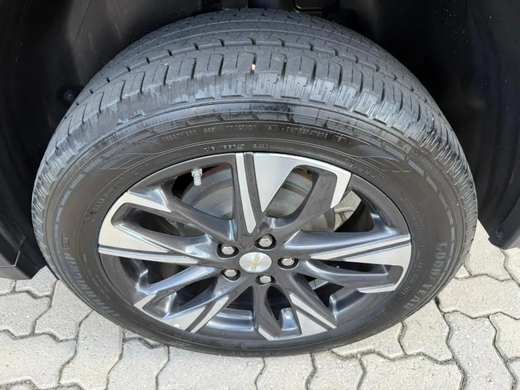 CHEVROLET Tracker - Foto