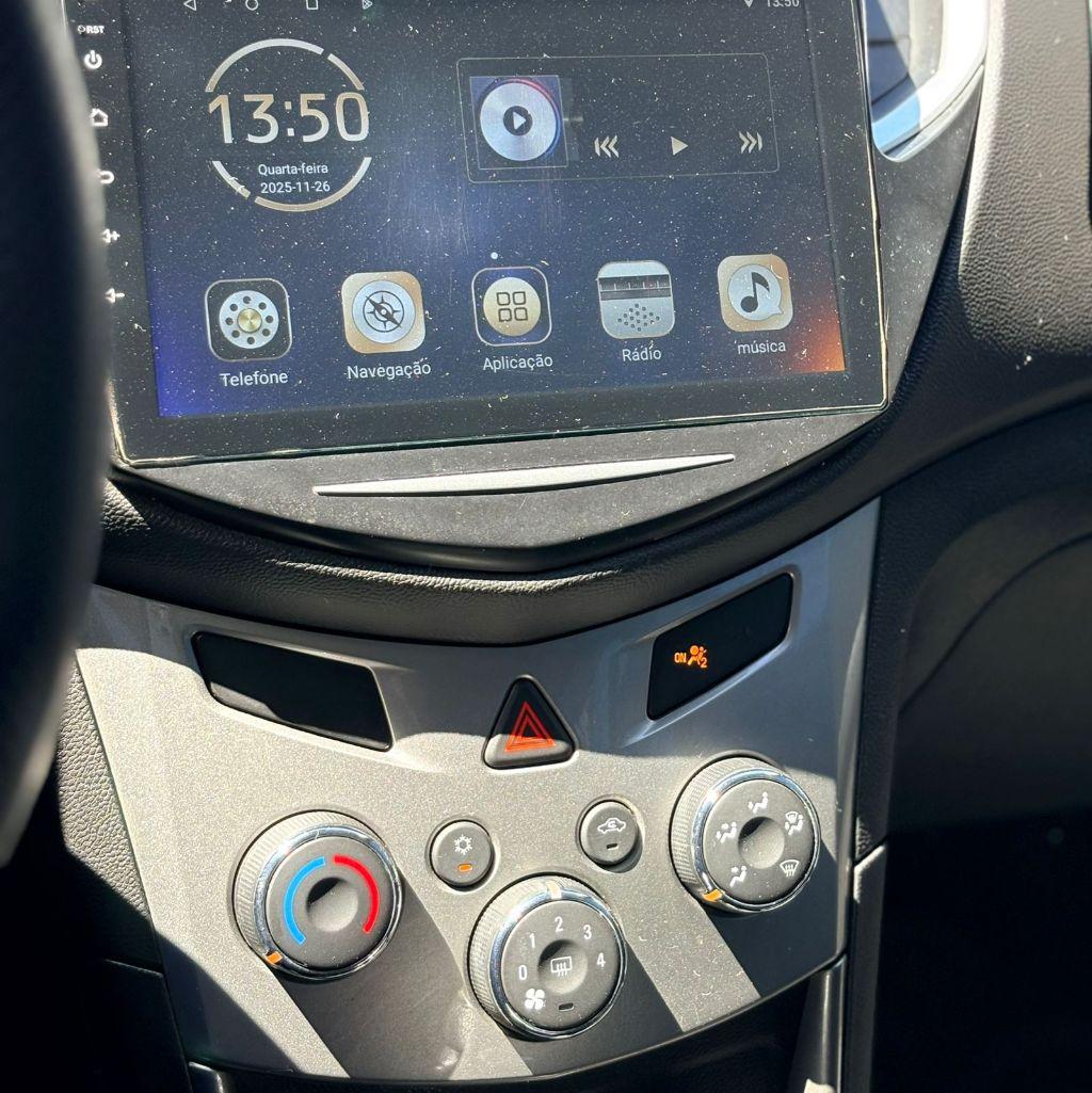 CHEVROLET Tracker - Foto