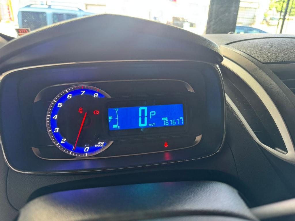 CHEVROLET Tracker - Foto