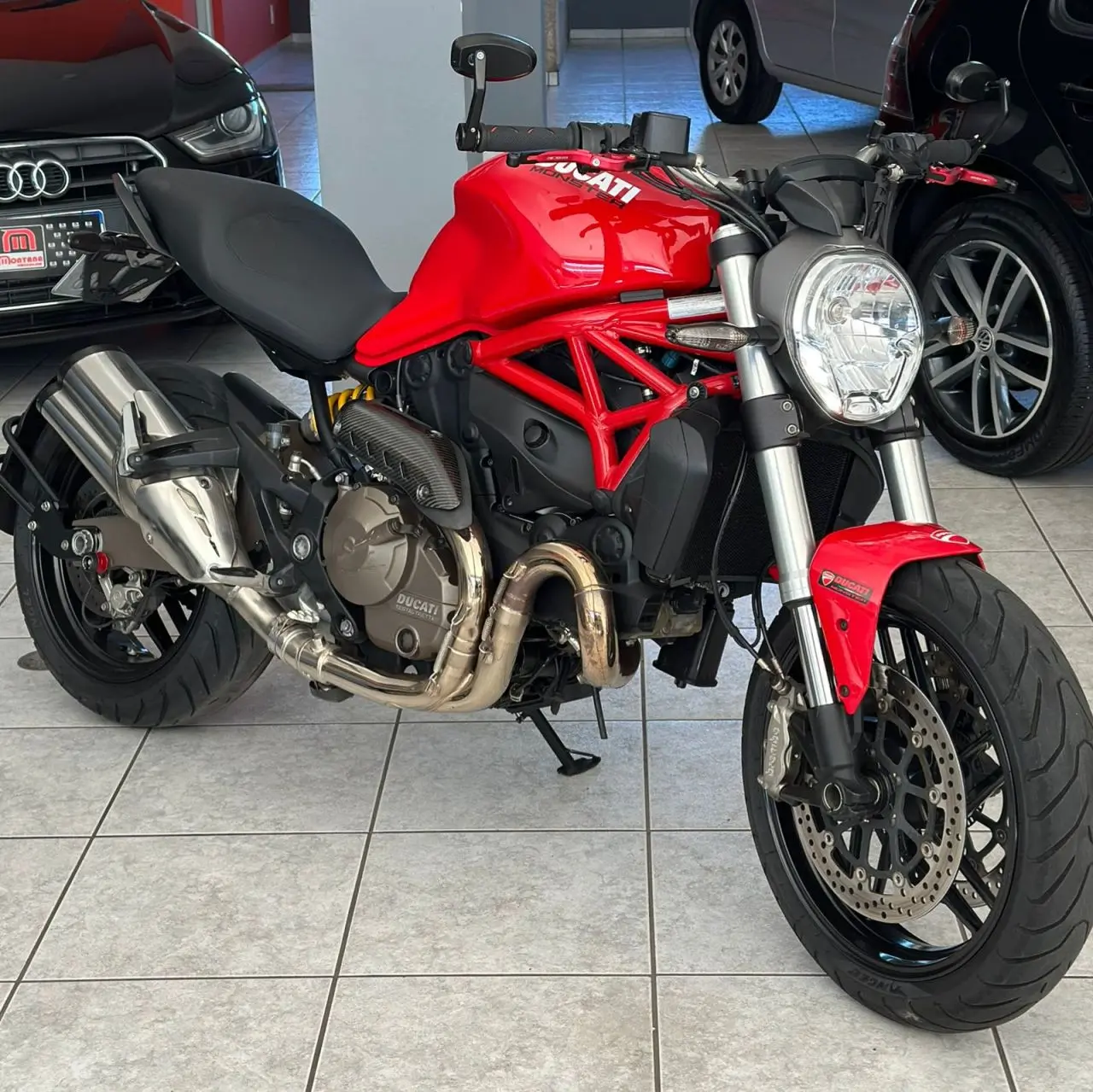DUCATI Monster 821