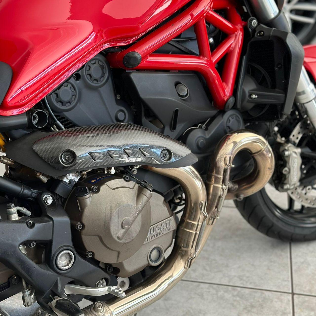 DUCATI Monster 821 - Foto
