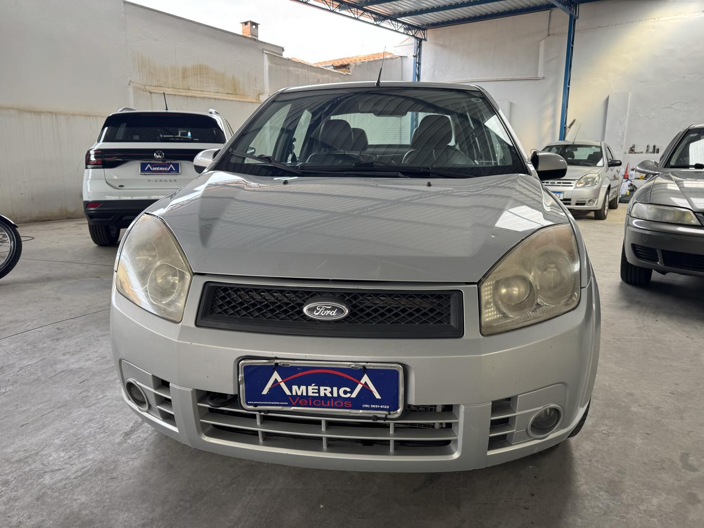 FORD Fiesta Hatch - Foto