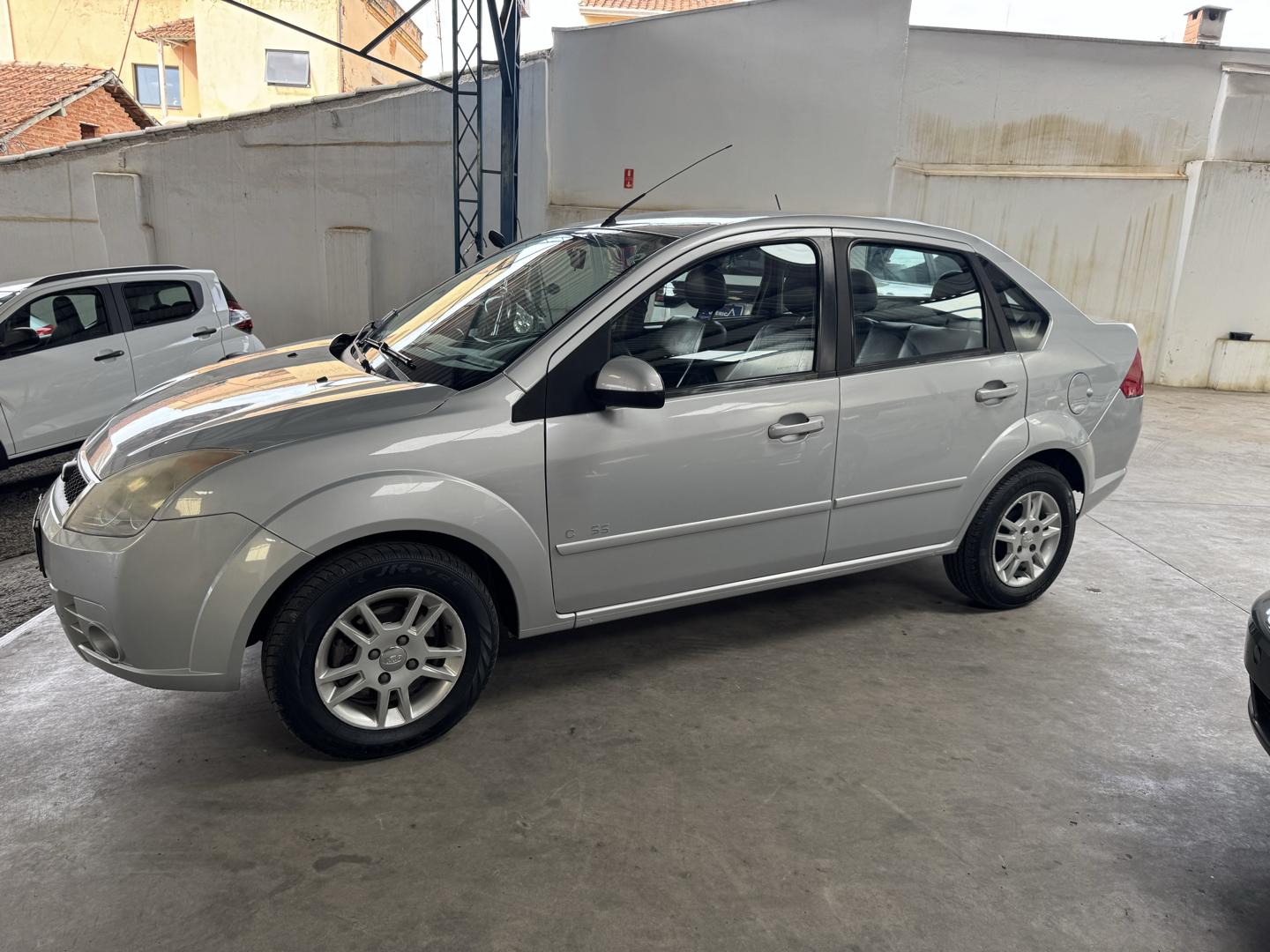 FORD Fiesta Hatch - Foto