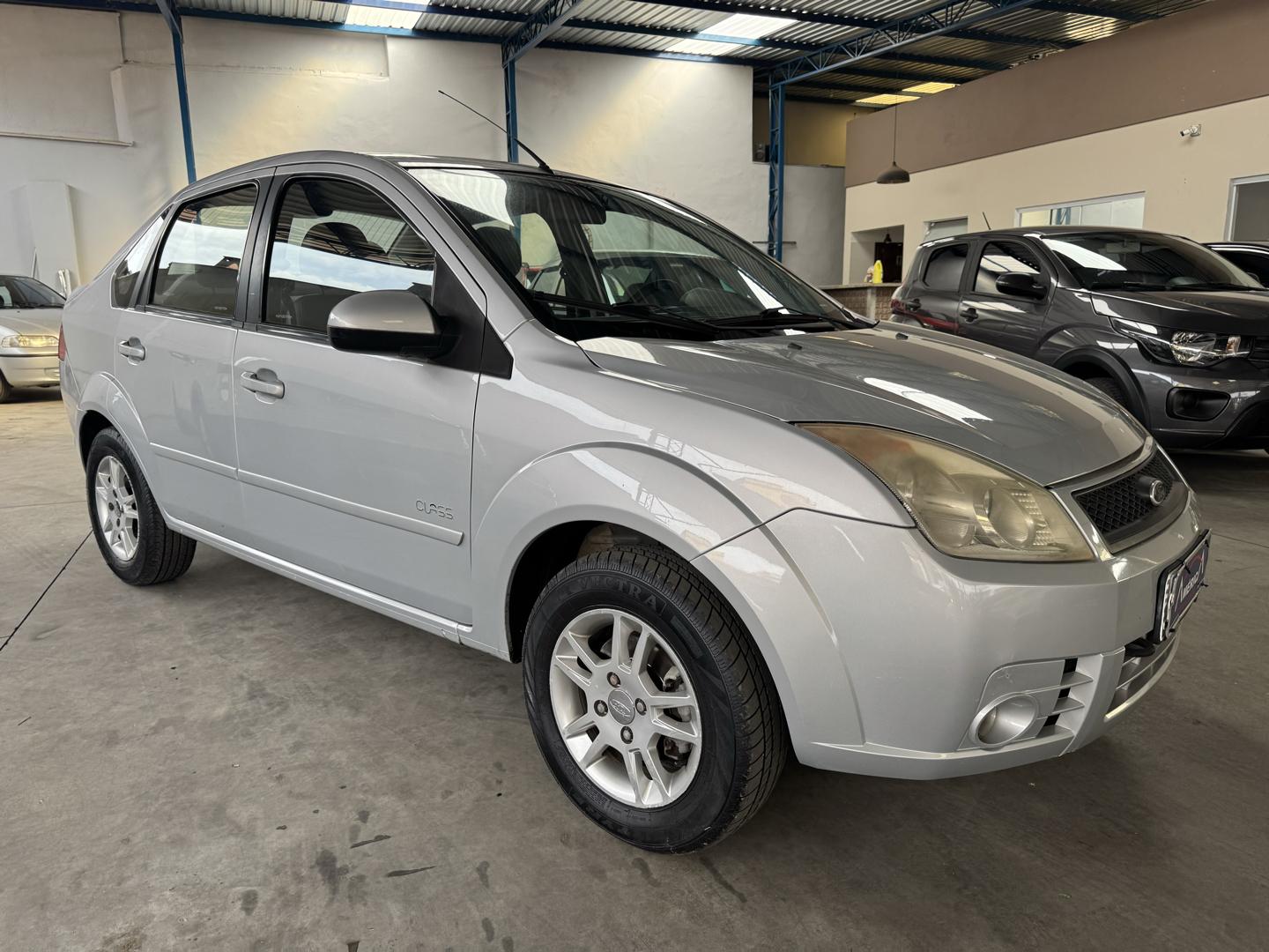 FORD Fiesta Hatch - Foto