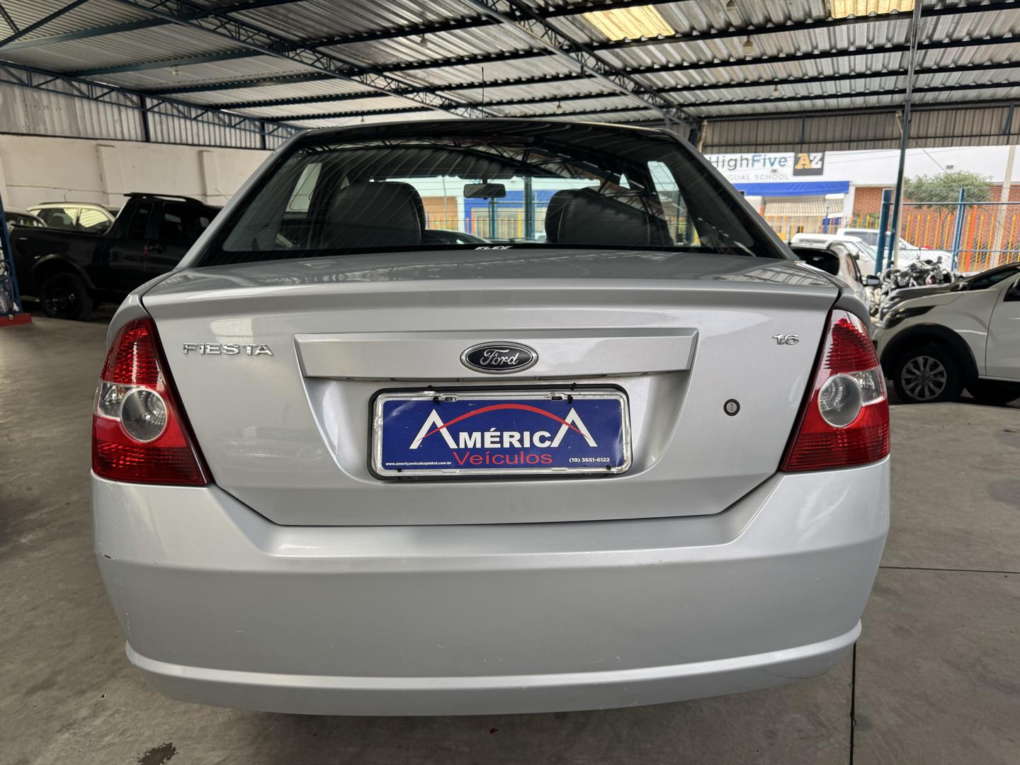 FORD Fiesta Hatch - Foto