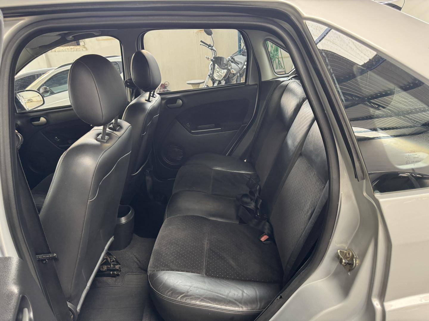 FORD Fiesta Hatch - Foto