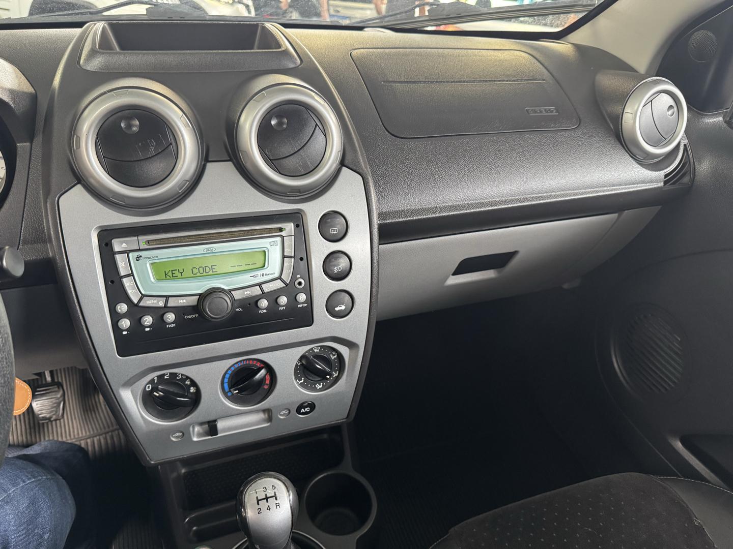 FORD Fiesta Hatch - Foto