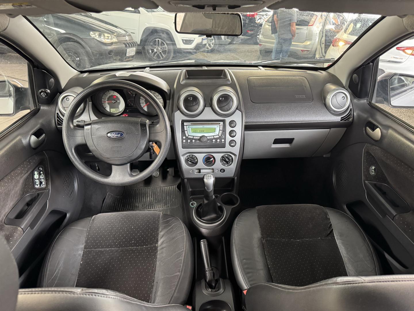 FORD Fiesta Hatch - Foto