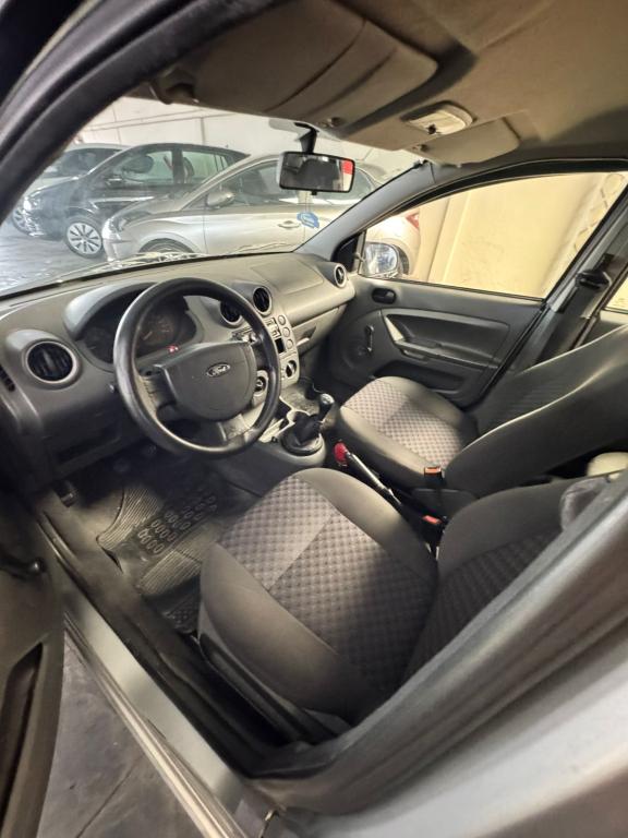 FORD Fiesta Hatch - Foto