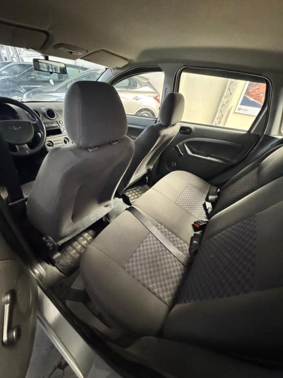 FORD Fiesta Hatch - Foto