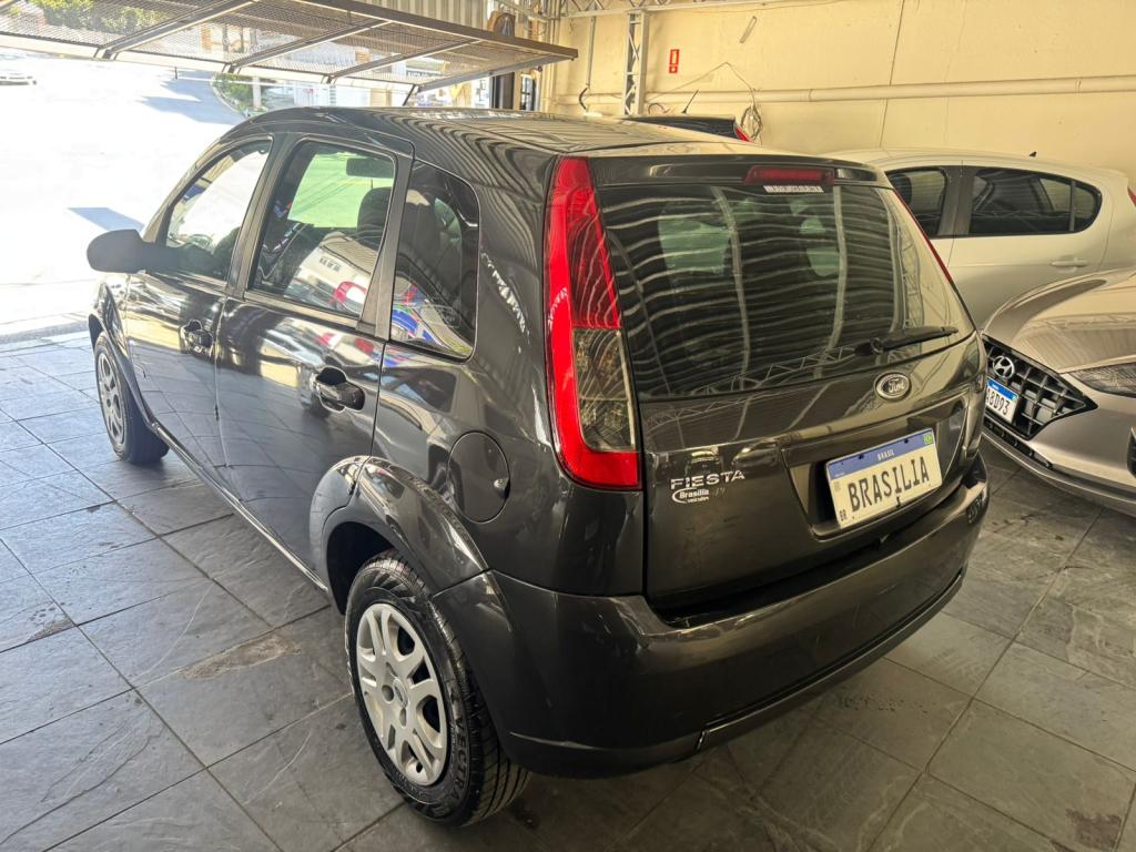 FORD Fiesta Hatch - Foto