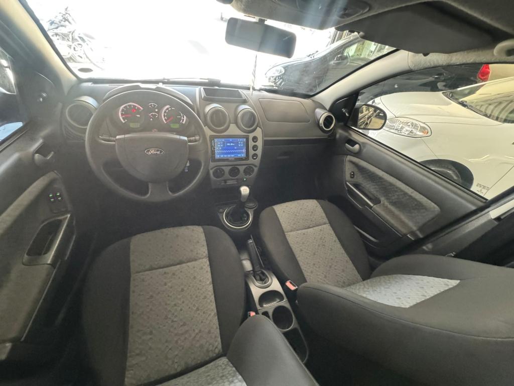 FORD Fiesta Hatch - Foto