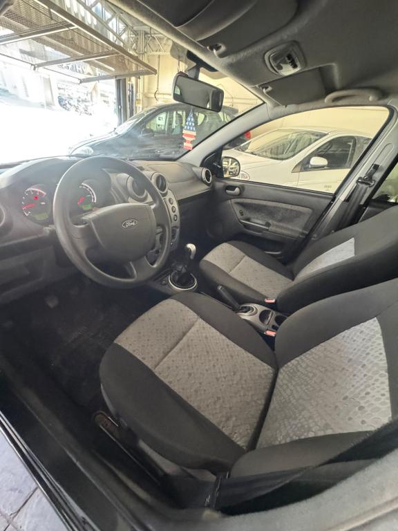FORD Fiesta Hatch - Foto