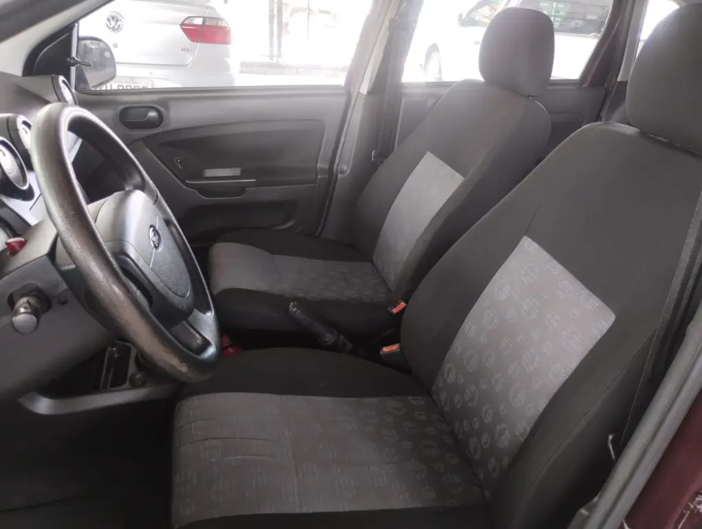 FORD Fiesta Hatch - Foto