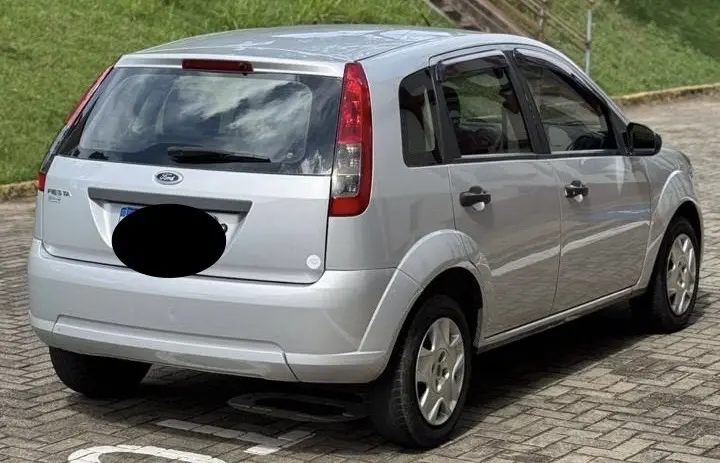FORD Fiesta Hatch - Foto