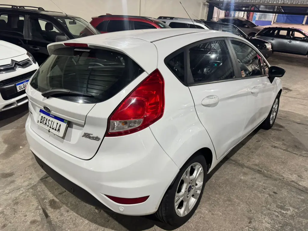 FORD Fiesta Hatch - Foto