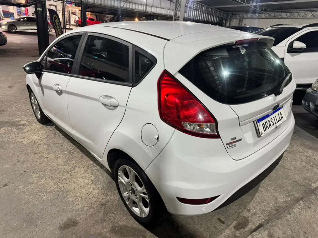 FORD Fiesta Hatch - Foto