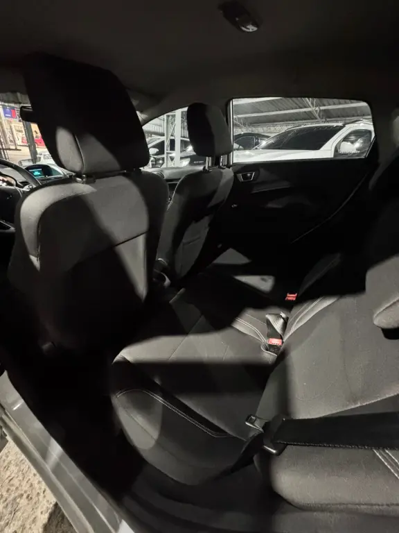 FORD Fiesta Hatch - Foto