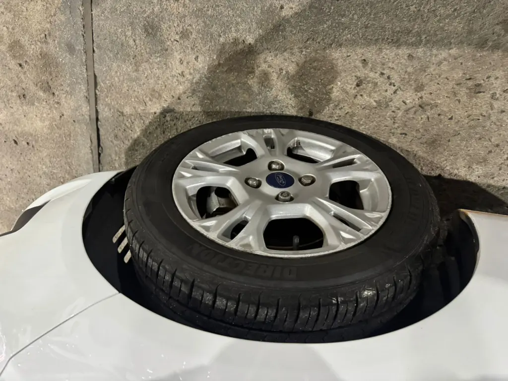 FORD Fiesta Hatch - Foto